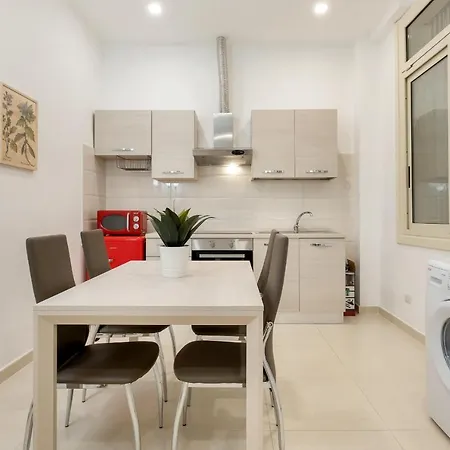 Lovely And Bright 2 Bed Flat Near Termini *
